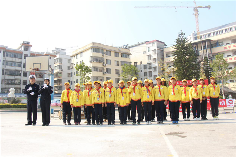 广场村委会重塑乡村道路，优化交通环境提升村民出行体验